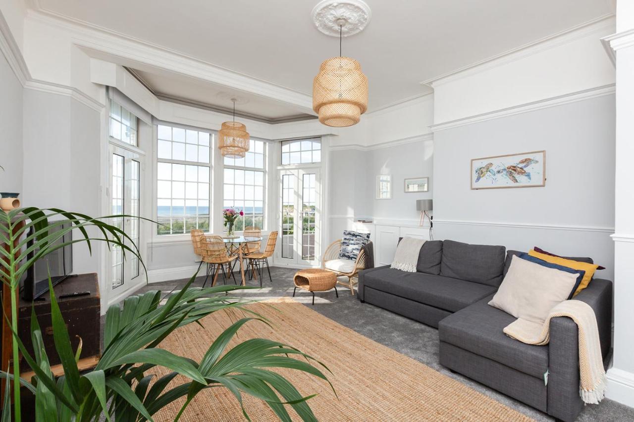 A View Of The Bay- Panoramic Sea Views- Sleeps 4 Apartment Westgate-on-Sea Exterior photo